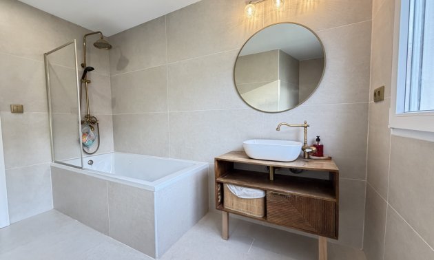 Resale - Villa -
Orihuela Costa - Villamartin