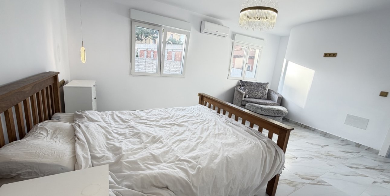 Resale - Villa -
Orihuela Costa - Villamartin