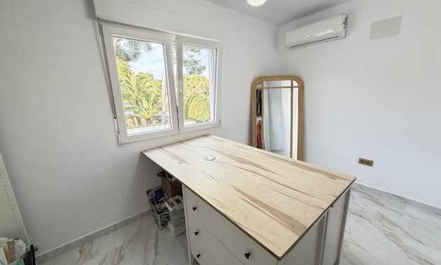 Resale - Villa -
Orihuela Costa - Villamartin