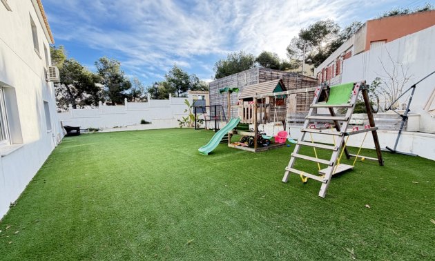 Resale - Villa -
Orihuela Costa - Villamartin