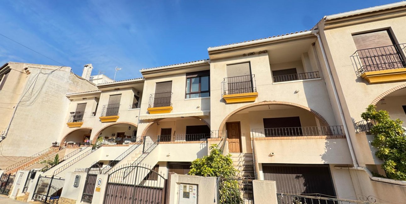 Resale - Townhouse -
San Miguel de Salinas - San Miguel - Town