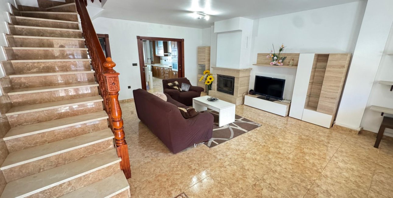 Resale - Townhouse -
San Miguel de Salinas - San Miguel - Town