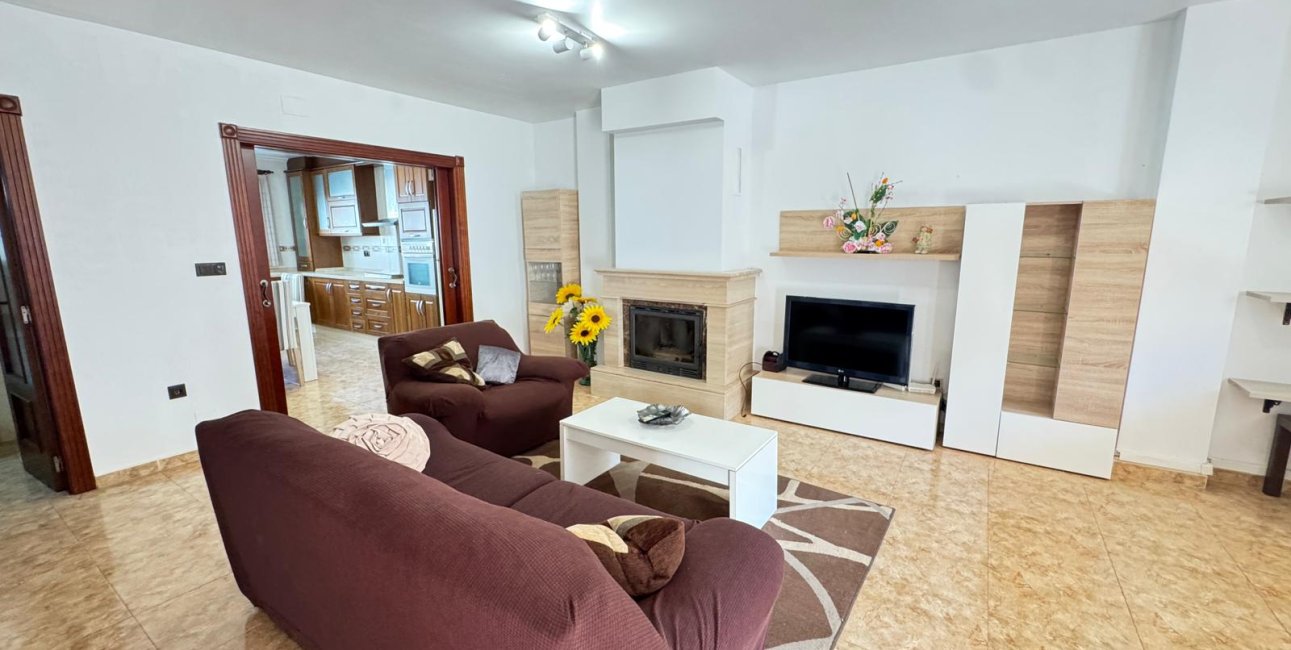 Resale - Townhouse -
San Miguel de Salinas - San Miguel - Town