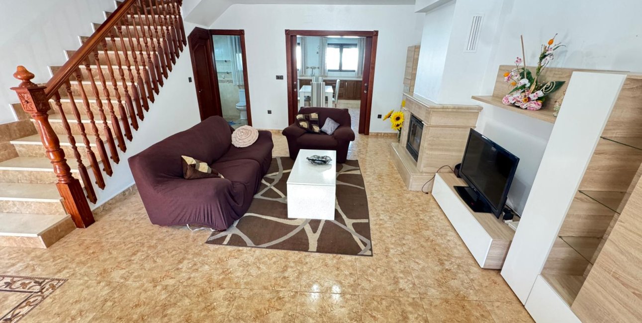 Resale - Townhouse -
San Miguel de Salinas - San Miguel - Town
