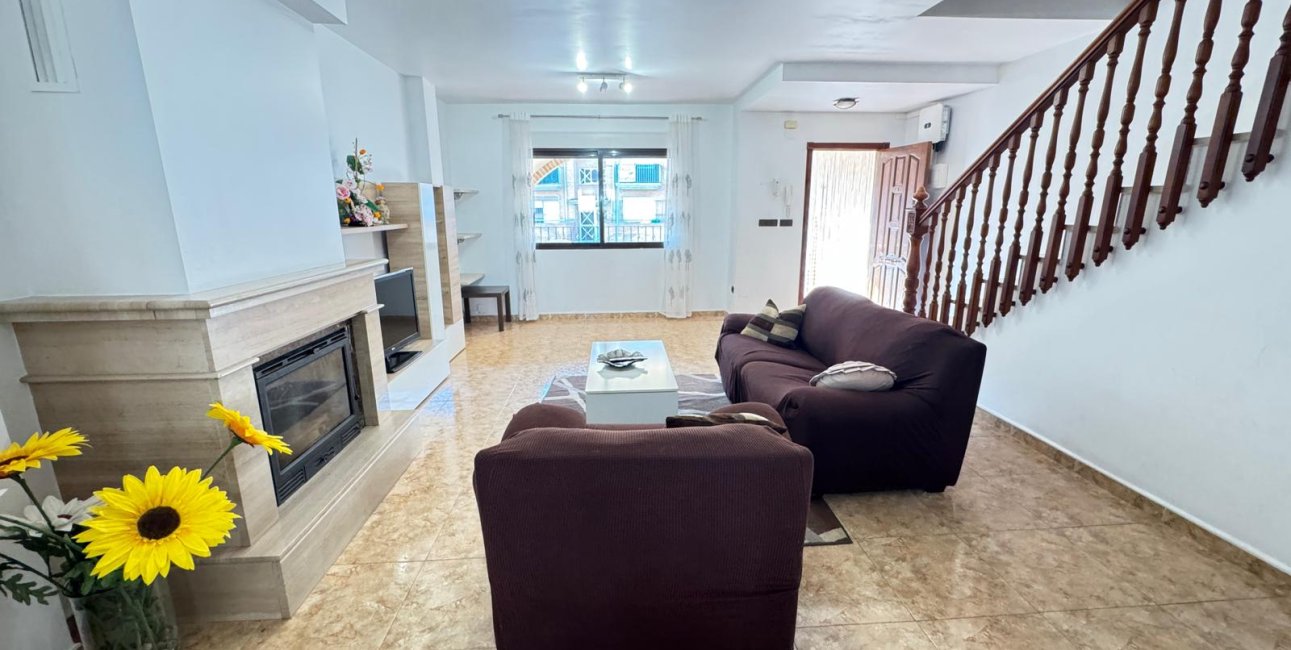 Resale - Townhouse -
San Miguel de Salinas - San Miguel - Town