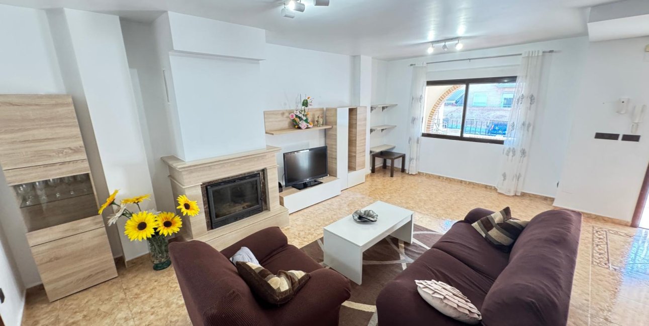 Resale - Townhouse -
San Miguel de Salinas - San Miguel - Town