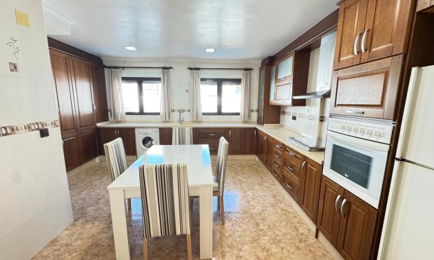 Resale - Townhouse -
San Miguel de Salinas - San Miguel - Town