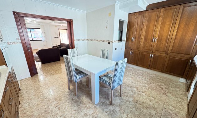 Resale - Townhouse -
San Miguel de Salinas - San Miguel - Town