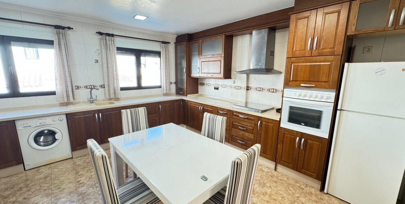 Resale - Townhouse -
San Miguel de Salinas - San Miguel - Town