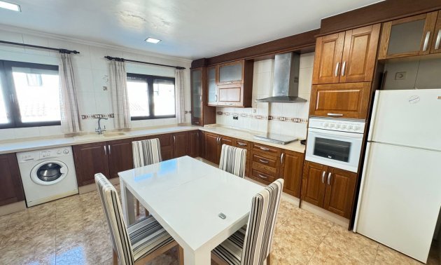 Resale - Townhouse -
San Miguel de Salinas - San Miguel - Town