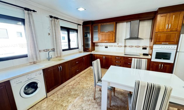 Resale - Townhouse -
San Miguel de Salinas - San Miguel - Town