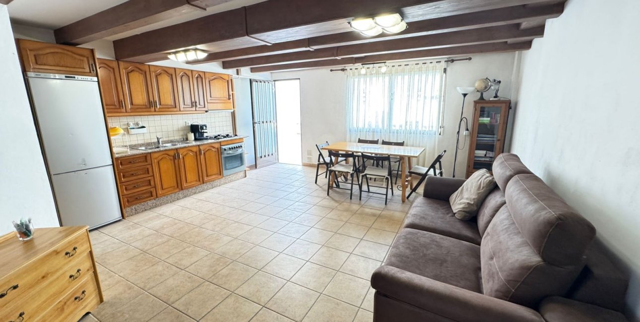 Resale - Townhouse -
San Miguel de Salinas - San Miguel - Town