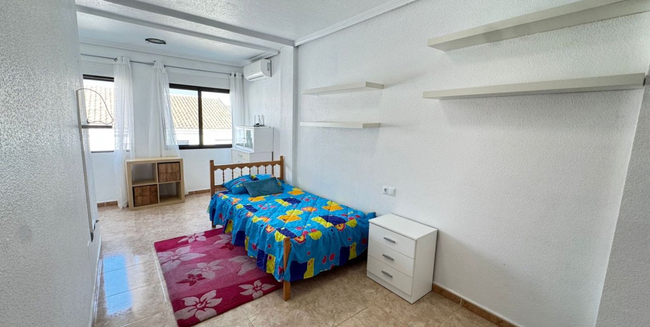 Resale - Townhouse -
San Miguel de Salinas - San Miguel - Town