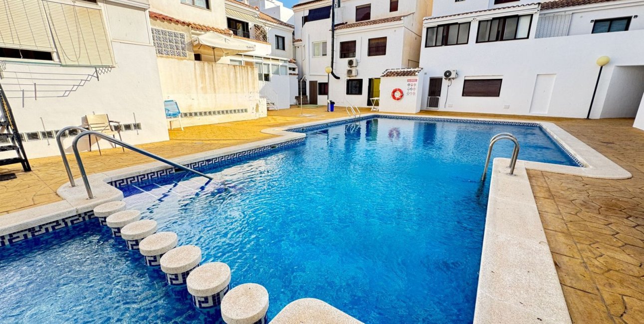 Resale - Townhouse -
San Miguel de Salinas - San Miguel - Town