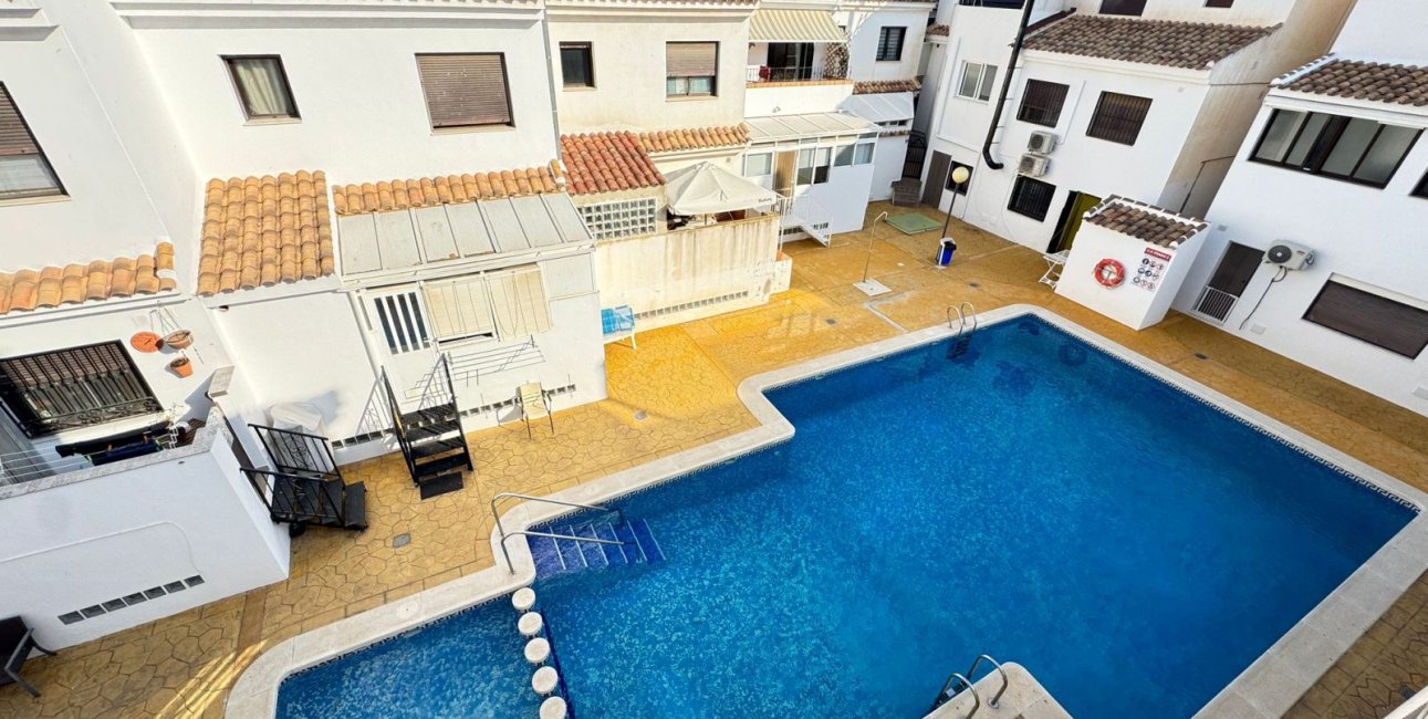 Resale - Townhouse -
San Miguel de Salinas - San Miguel - Town