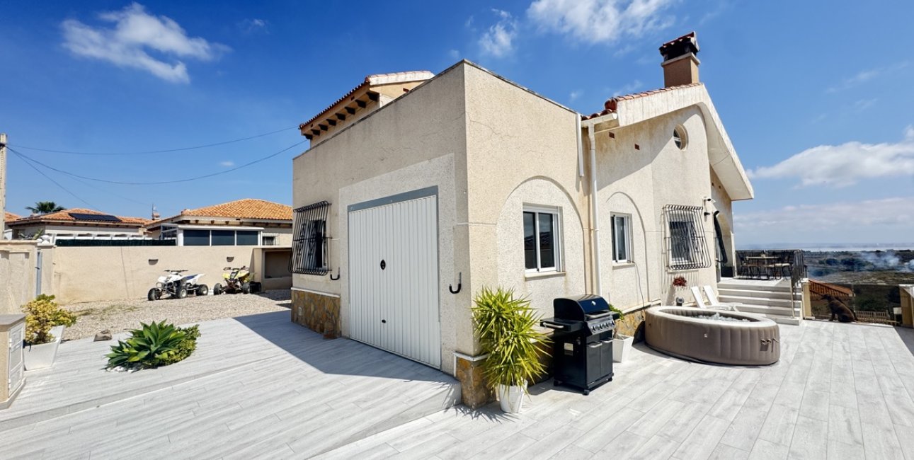 Resale - Villa -
San Miguel de Salinas - Las Comunicaciones