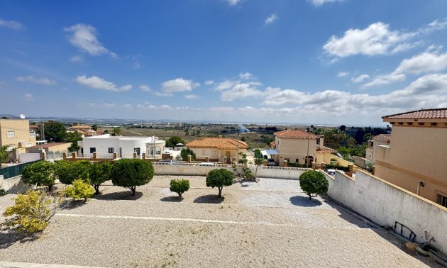 Resale - Villa -
San Miguel de Salinas - Las Comunicaciones
