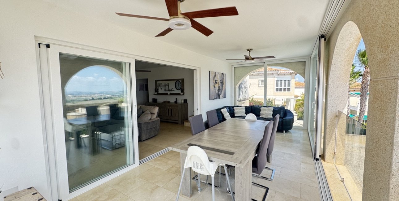 Resale - Villa -
San Miguel de Salinas - Las Comunicaciones