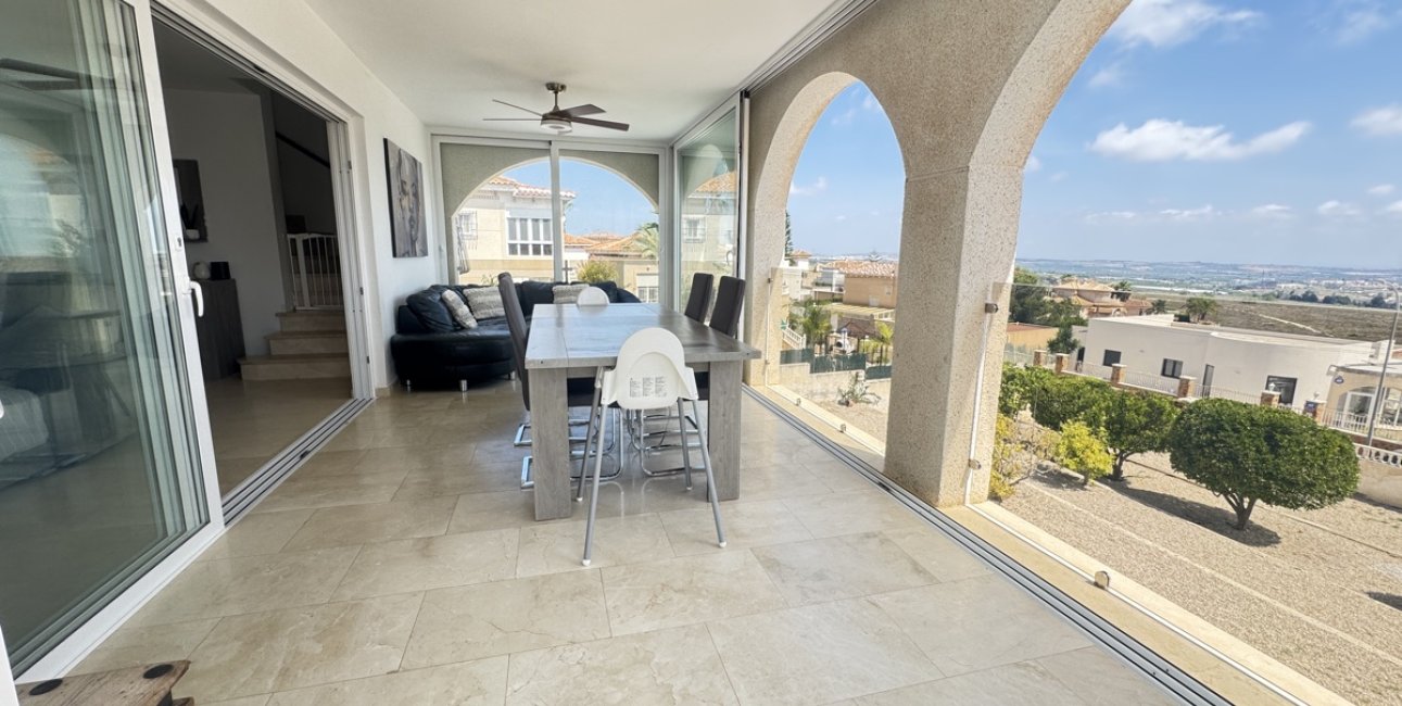 Resale - Villa -
San Miguel de Salinas - Las Comunicaciones