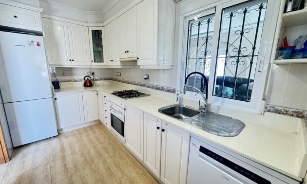 Resale - Villa -
San Miguel de Salinas - Las Comunicaciones
