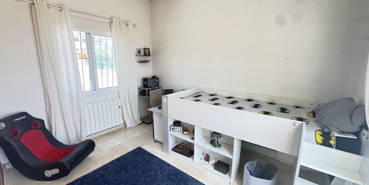 Resale - Villa -
San Miguel de Salinas - Las Comunicaciones