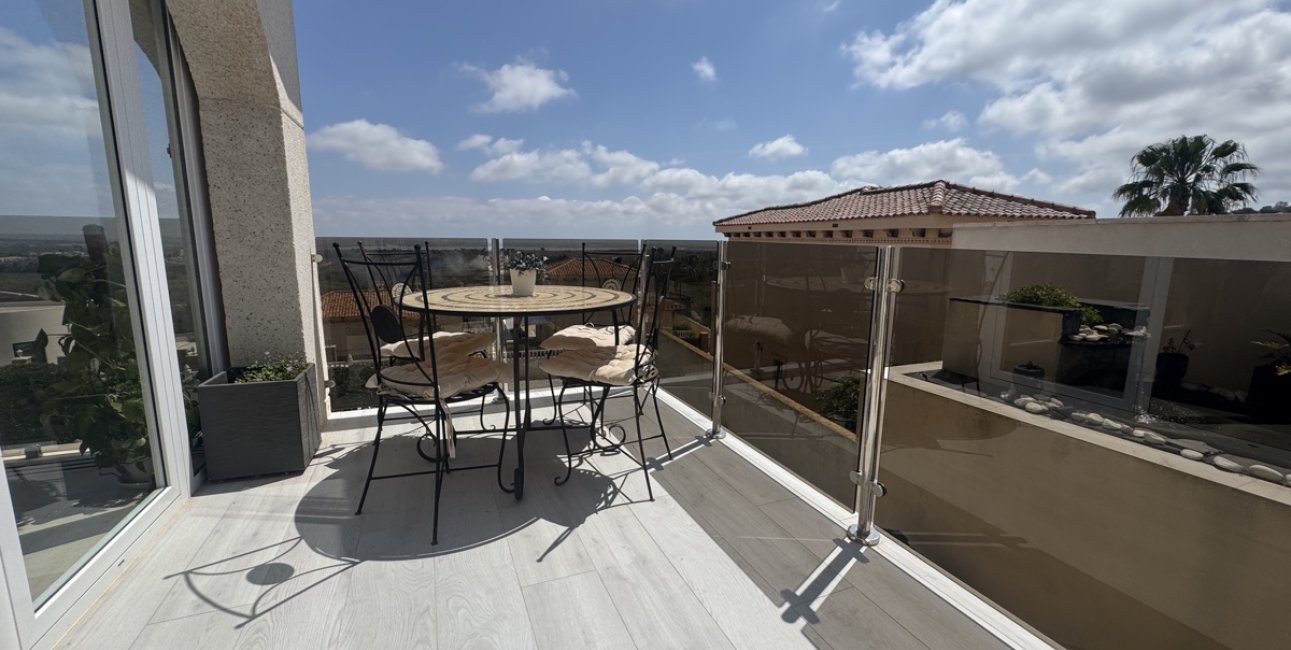 Resale - Villa -
San Miguel de Salinas - Las Comunicaciones