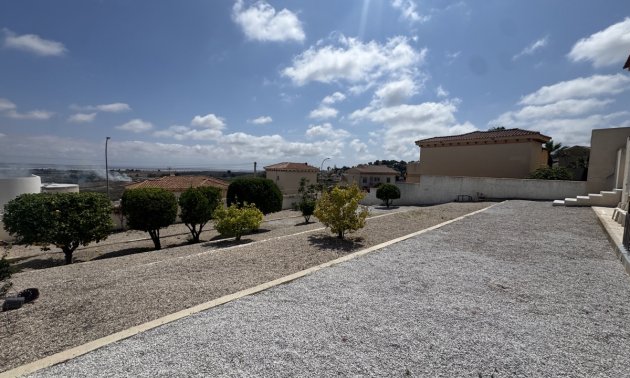 Resale - Villa -
San Miguel de Salinas - Las Comunicaciones