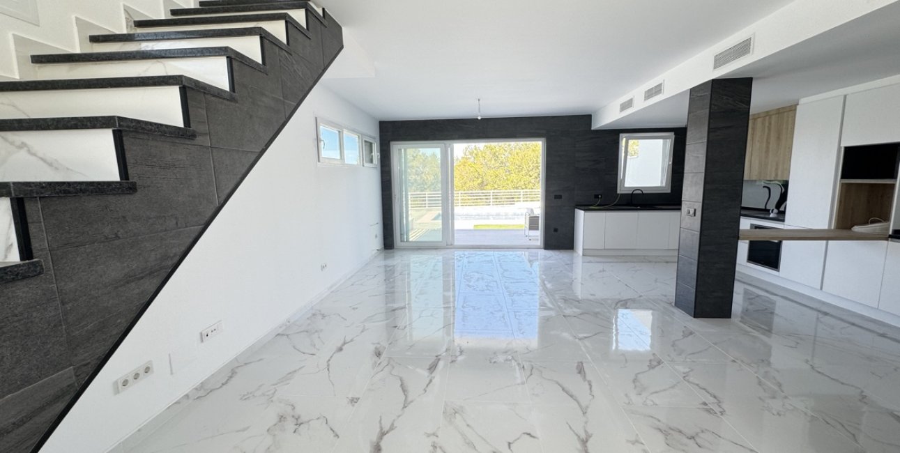 Resale - Villa -
Torrevieja - Los Balcones