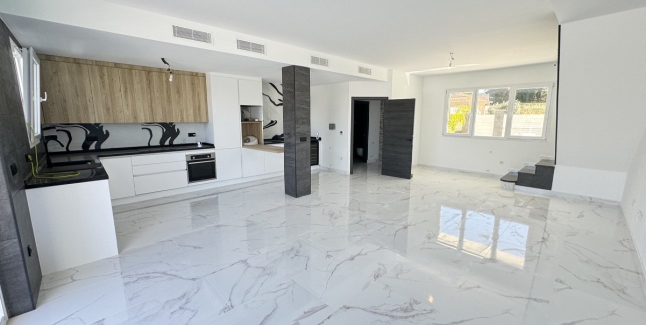 Resale - Villa -
Torrevieja - Los Balcones