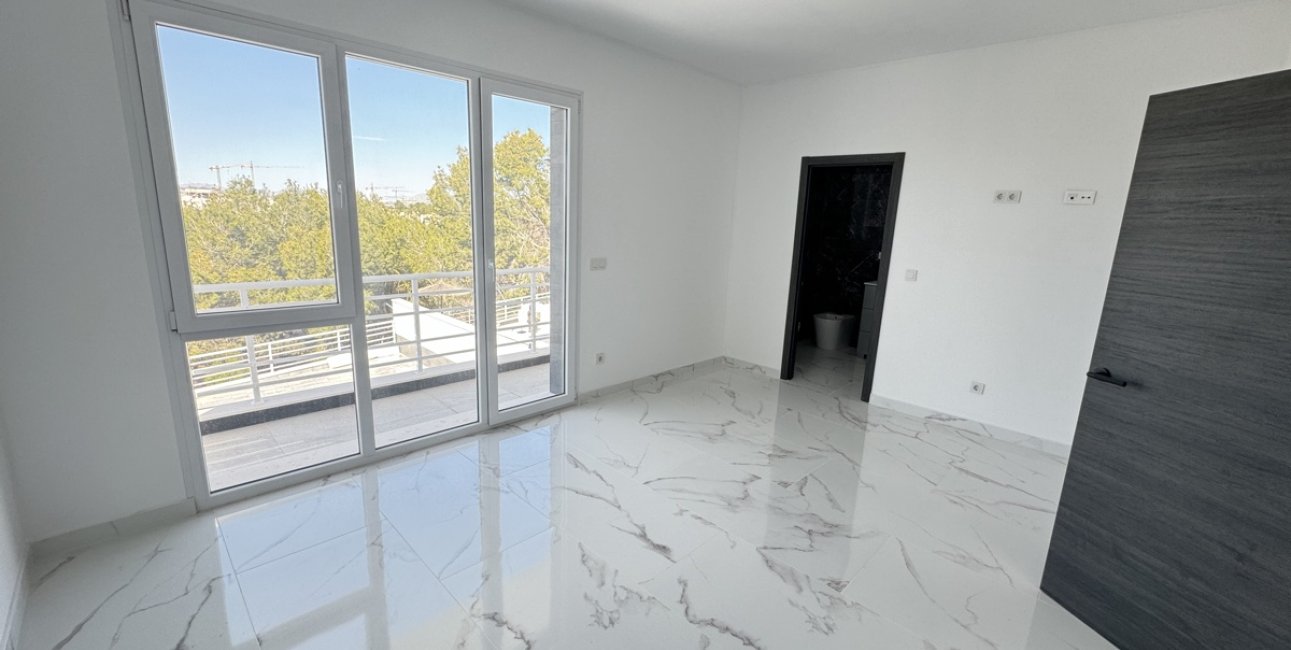 Resale - Villa -
Torrevieja - Los Balcones