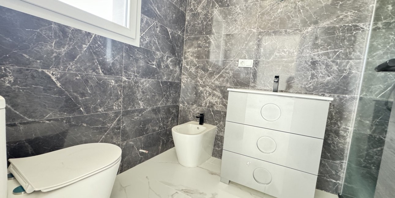 Resale - Villa -
Torrevieja - Los Balcones