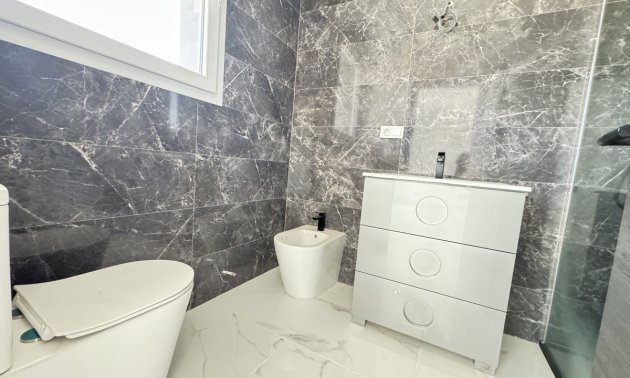 Resale - Villa -
Torrevieja - Los Balcones