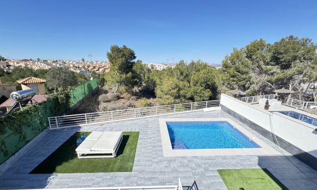 Resale - Villa -
Torrevieja - Los Balcones