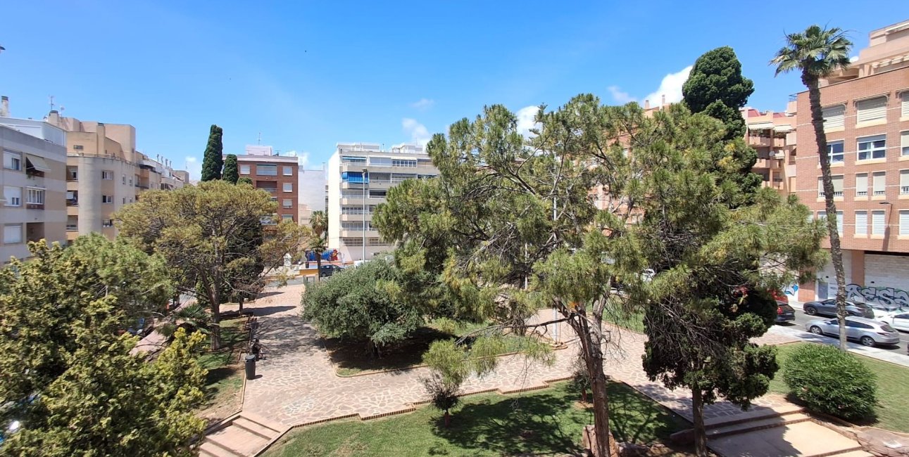 Resale - Apartment / flat -
Torrevieja - Playa Del Cura