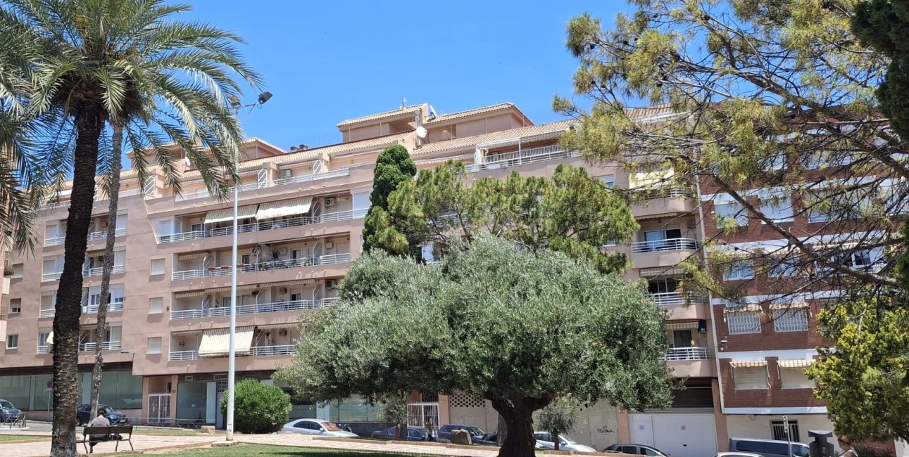 Resale - Apartment / flat -
Torrevieja - Playa Del Cura