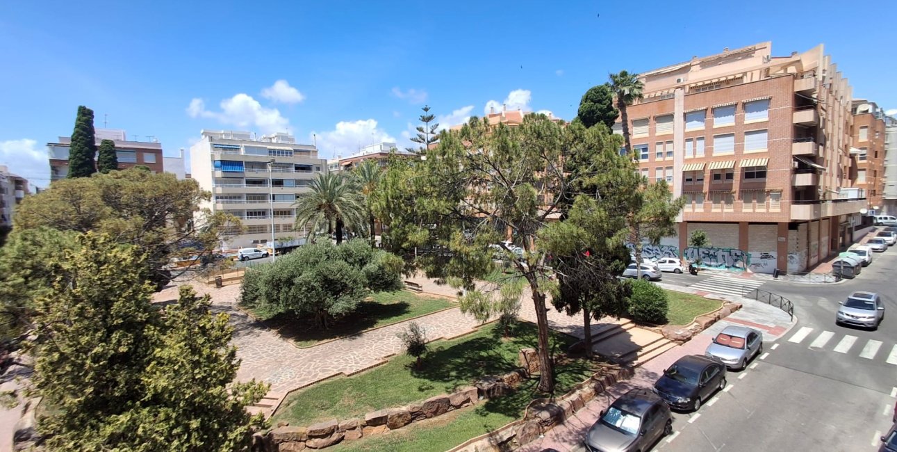 Resale - Apartment / flat -
Torrevieja - Playa Del Cura