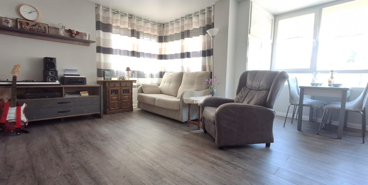Resale - Apartment / flat -
Torrevieja - Playa Del Cura