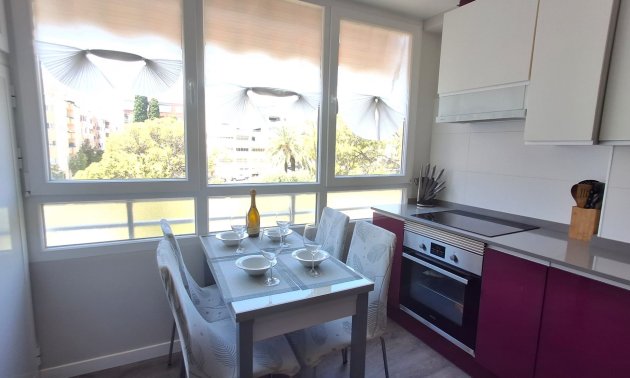 Resale - Apartment / flat -
Torrevieja - Playa Del Cura