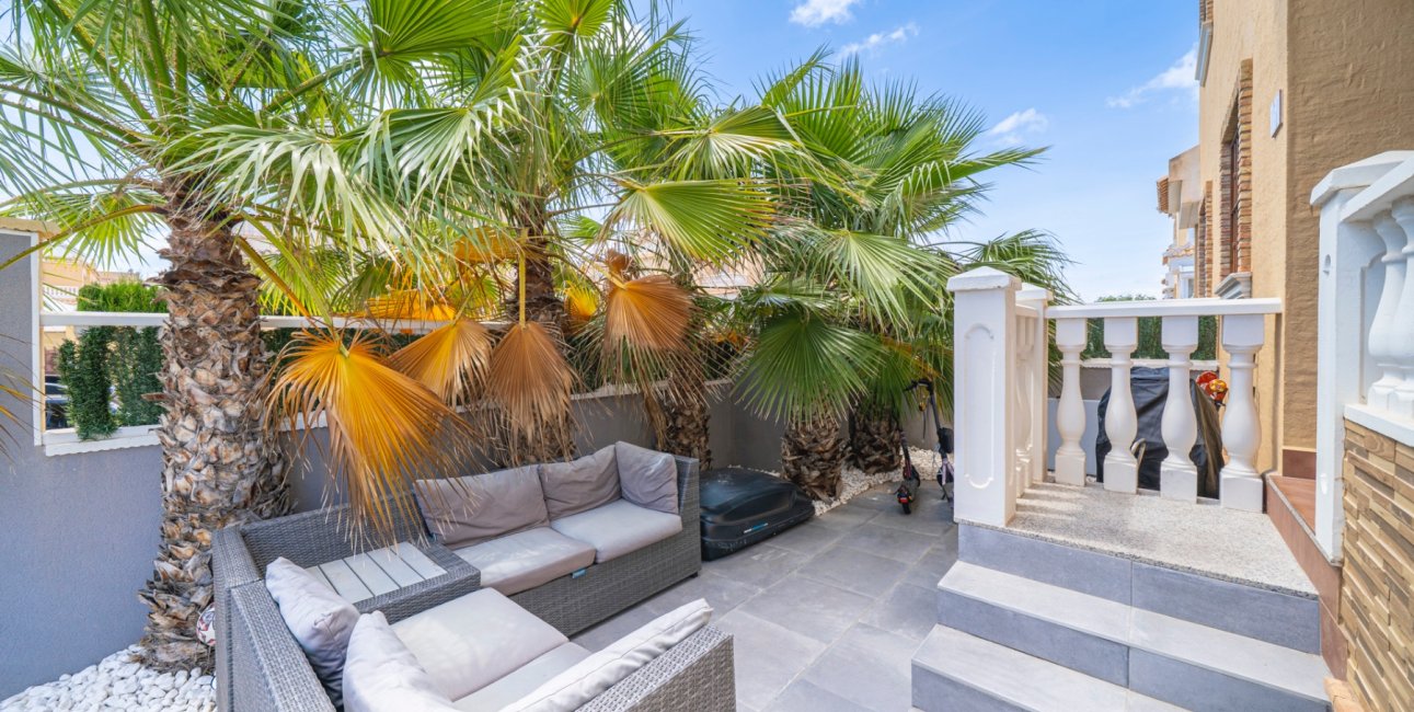 Resale - Townhouse -
Ciudad Quesada - Lo Marabu