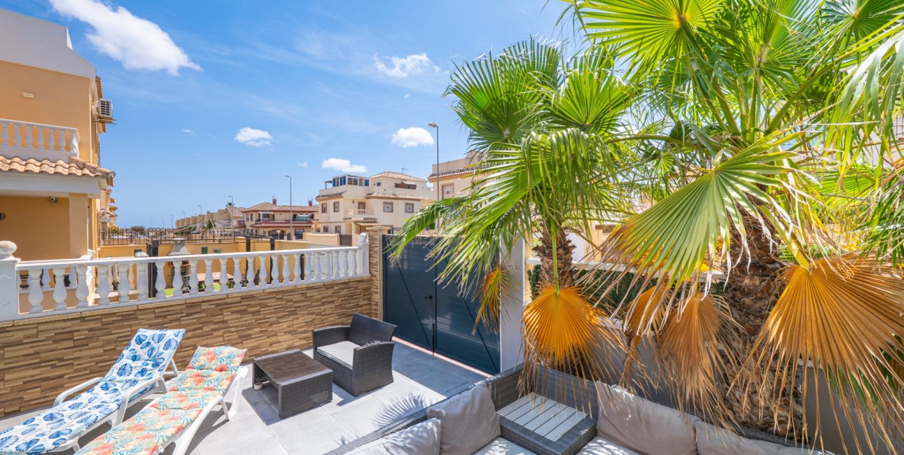 Resale - Townhouse -
Ciudad Quesada - Lo Marabu