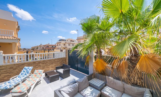 Resale - Townhouse -
Ciudad Quesada - Lo Marabu