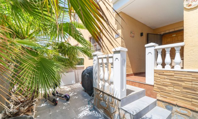 Resale - Townhouse -
Ciudad Quesada - Lo Marabu