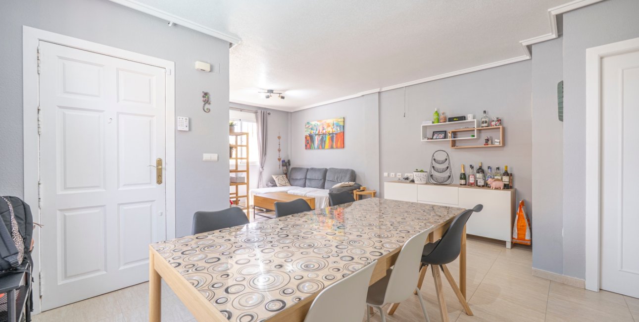 Resale - Townhouse -
Ciudad Quesada - Lo Marabu