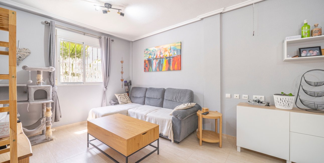 Resale - Townhouse -
Ciudad Quesada - Lo Marabu