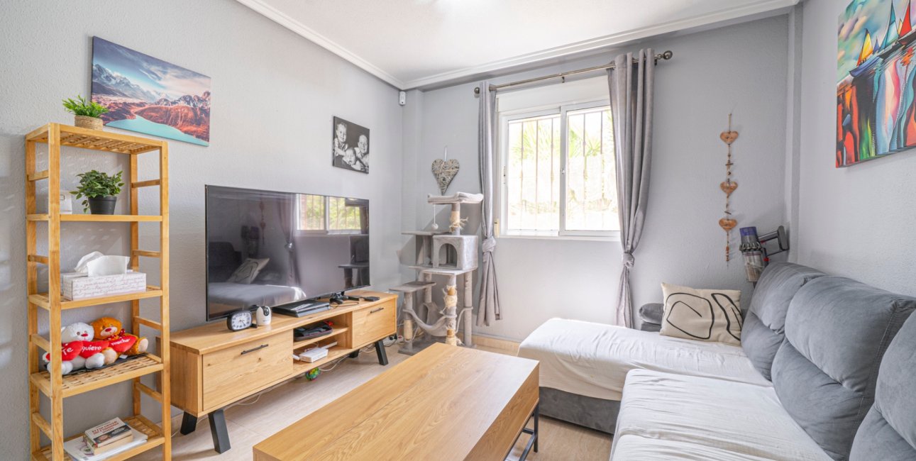 Resale - Townhouse -
Ciudad Quesada - Lo Marabu