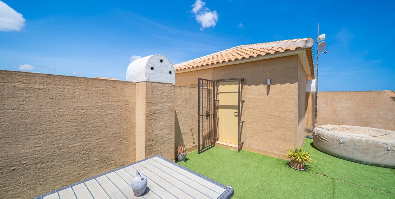 Resale - Townhouse -
Ciudad Quesada - Lo Marabu