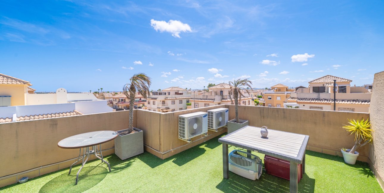 Resale - Townhouse -
Ciudad Quesada - Lo Marabu