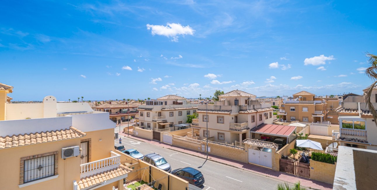 Resale - Townhouse -
Ciudad Quesada - Lo Marabu