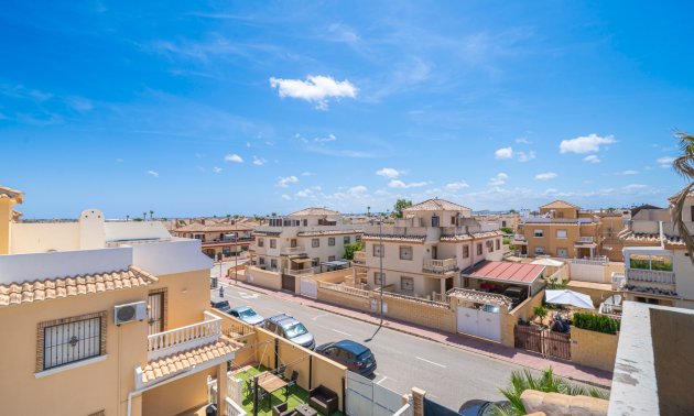 Resale - Townhouse -
Ciudad Quesada - Lo Marabu