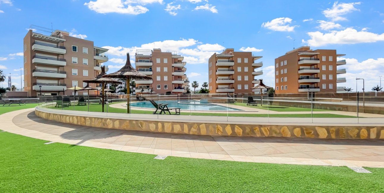 Resale - Apartment / flat -
Guardamar del Segura - El Raso